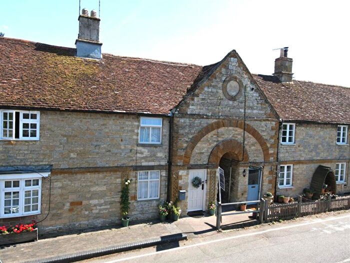 2 Bedroom Cottage For Sale In High Street, Podington, Wellingborough, NN29