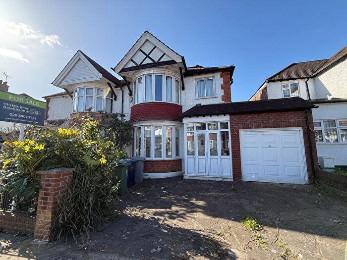 4 Bedroom Property For Sale In Northwick Avenue, Harrow, HA3