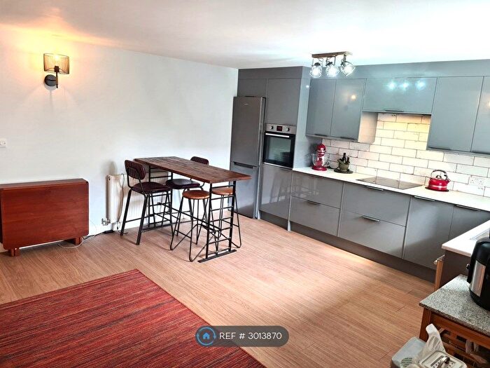 2 Bedroom Flat To Rent In Pelham Place, Seaford, BN25