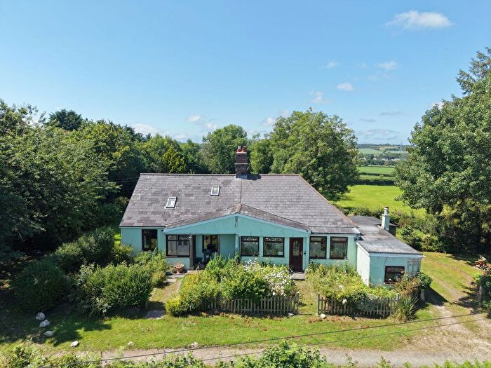 6 Bedroom Property For Sale In Tremaine, Launceston, PL15