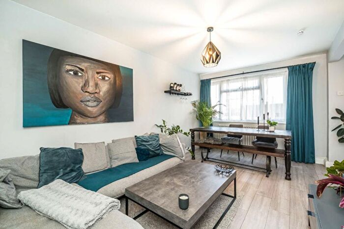 1 Bedroom Flat For Sale In Telford Avenue, Streatham Hill, SW2