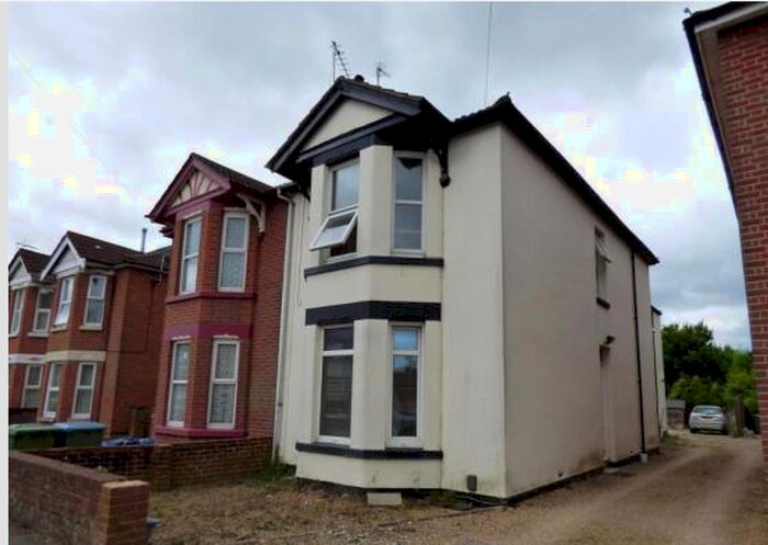 2 Bedroom Maisonette To Rent In Radstock Road, Southampton, SO19