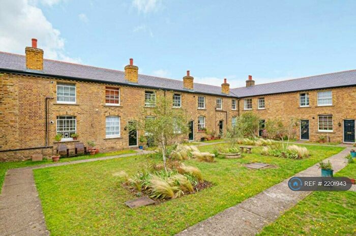 1 Bedroom Flat To Rent In Greenhill Court, London, SE18