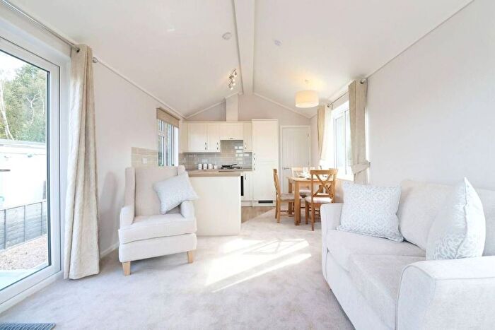 2 Bedroom Park Home For Sale In Park Grove, Ashfield Park, Scunthorpe, DN17