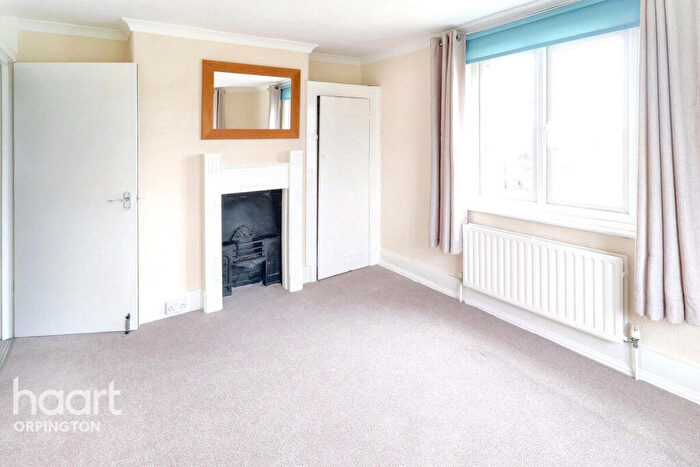 2 Bedroom Cottage For Sale In Gorse Road, Orpington, BR5