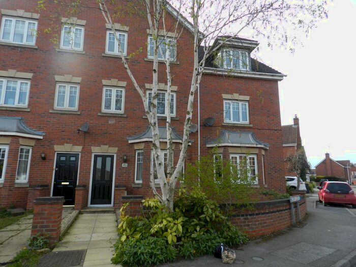 3 Bedroom Property To Rent In Dewar Drive, Daventry NN11