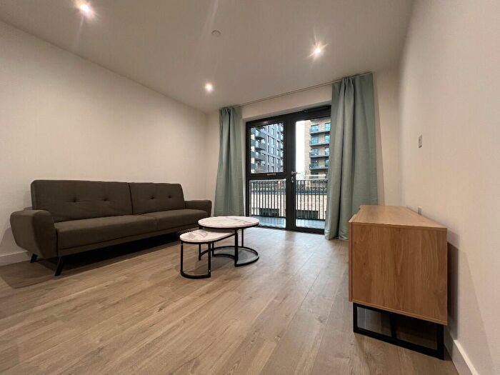 1 Bedroom Apartment To Rent In (August) Scarlet Court, Woodberry Down, London, N4