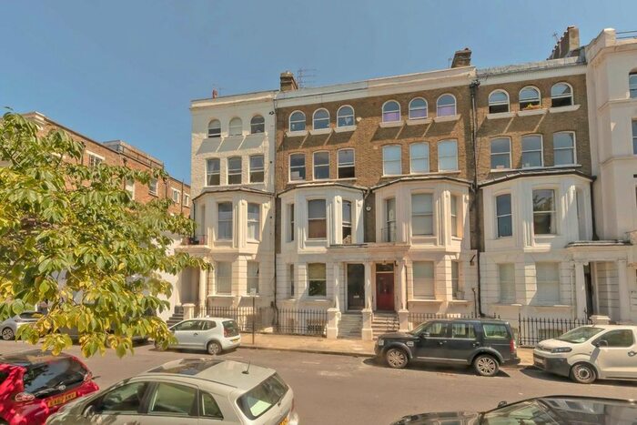 2 Bedroom Flat To Rent In Powis Square, London, W11