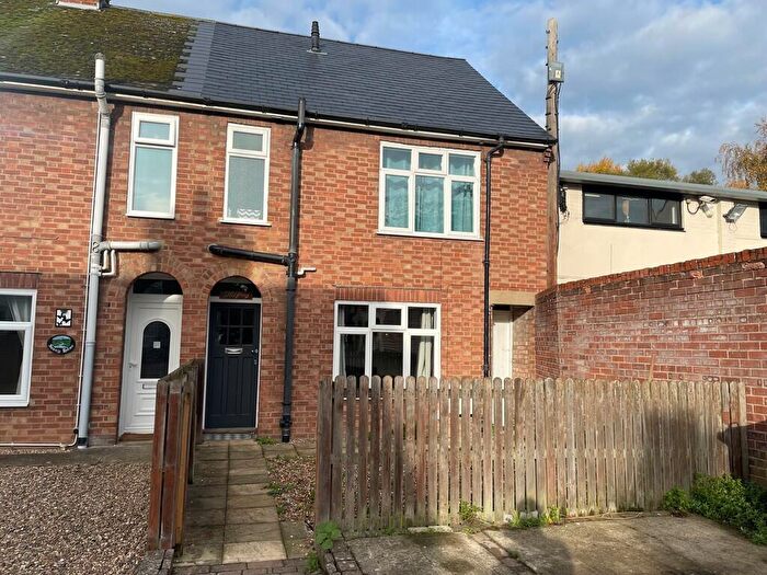 3 Bedroom Town House To Rent In Cross Street, Sudbury, CO10