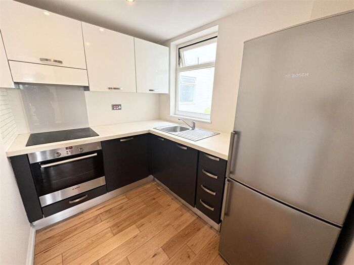 2 Bedroom Apartment To Rent In Hill House, Western Road, Hove, BN3