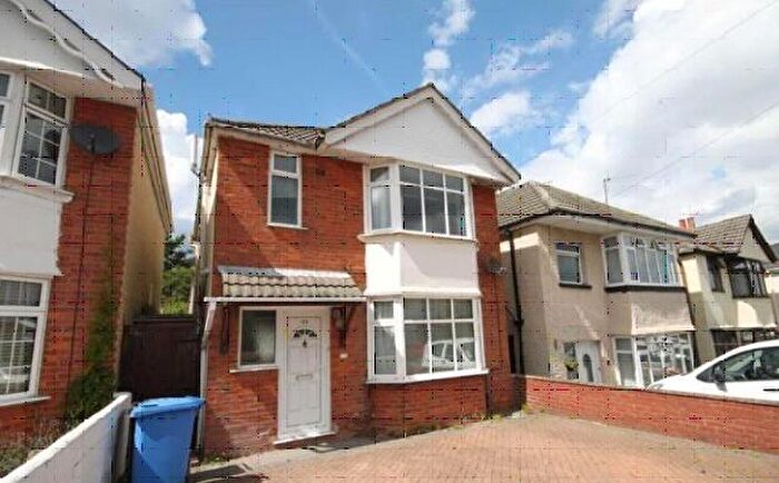 3 Bedroom Detached House To Rent In Wroxham Road, Poole, BH12