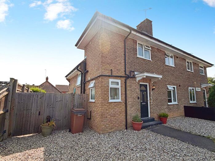 3 Bedroom Semi-Detached House To Rent In Woodhouse Lane, Broomfield, CM1