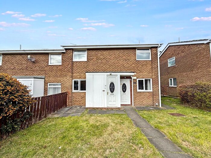 2 Bedroom Flat For Sale In Cannock, Killingworth, Newcastle Upon Tyne, NE12