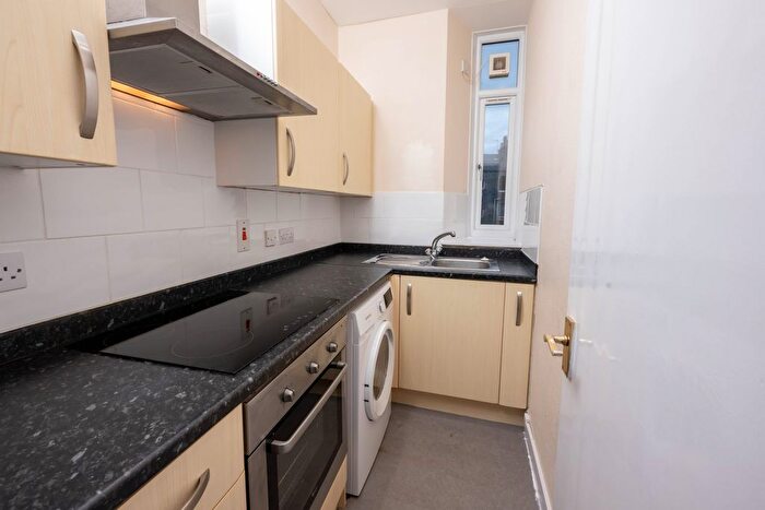 1 Bedroom Flat To Rent In Hollybank Place, Aberdeen, AB11