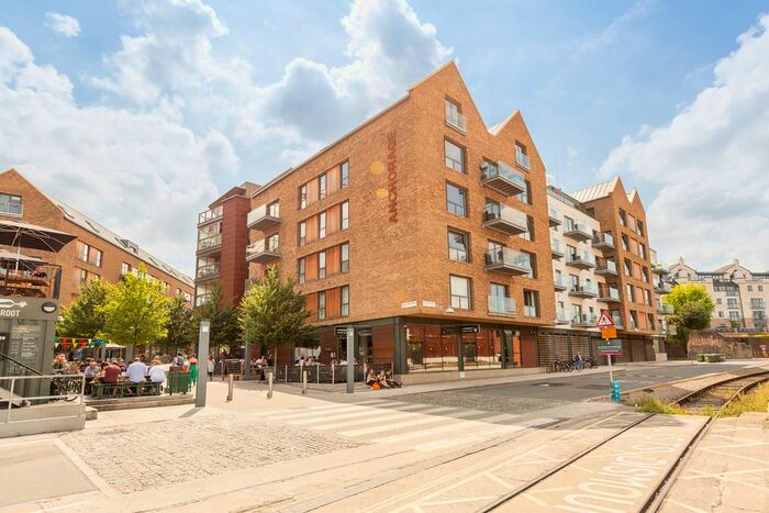 2 Bedroom Flat To Rent In Gaol Ferry Steps, Wapping Wharf, Bristol BS1