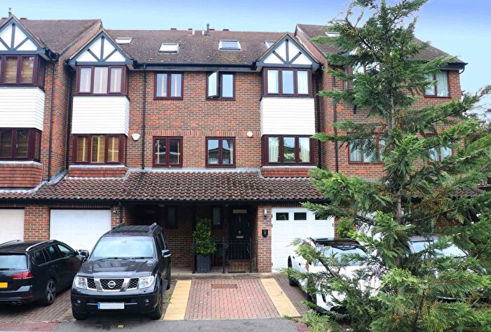 4 Bedroom Property To Rent In Eliot Gardens, London, SW15