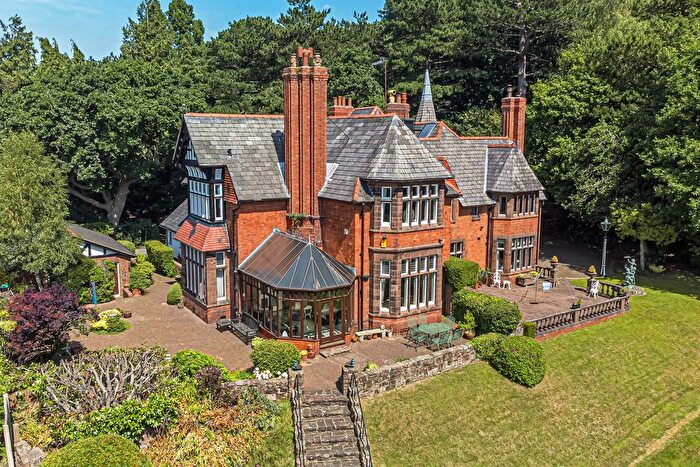5 Bedroom Semi-Detached House For Sale In Carriage Drive, Frodsham, WA6