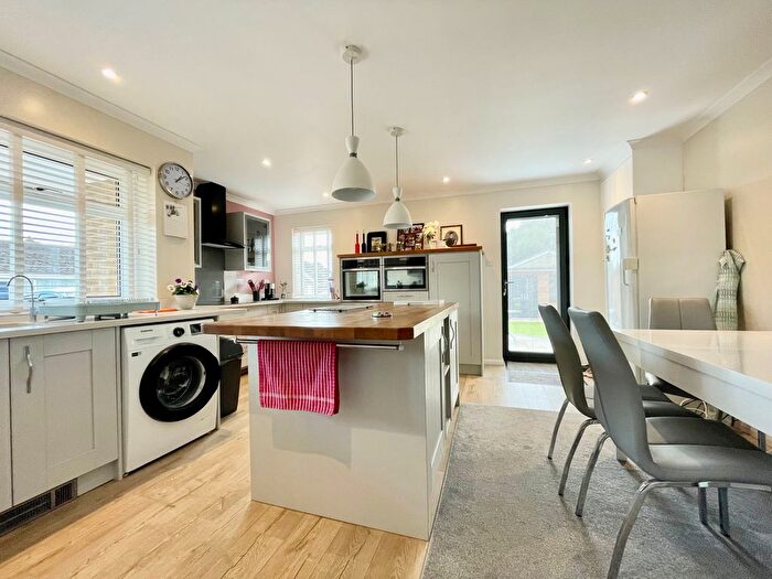 2 Bedroom Bungalow To Rent In Tanglewood Close, Gillingham, ME8