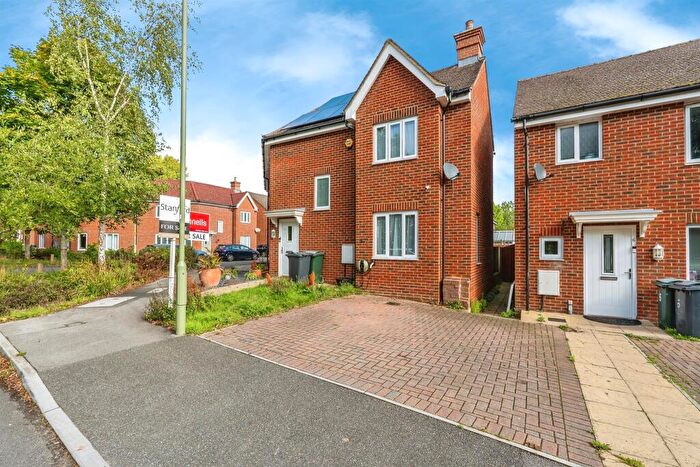 3 Bedroom Semi-Detached House For Sale In Sand Martin Close, Eastleigh, SO50