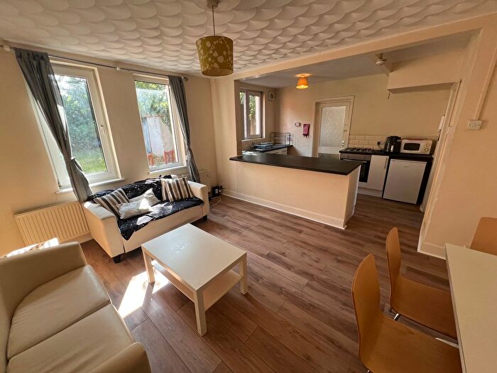3 Bedroom Detached House To Rent In Harefield Road, Swaythling, Southampton, SO17