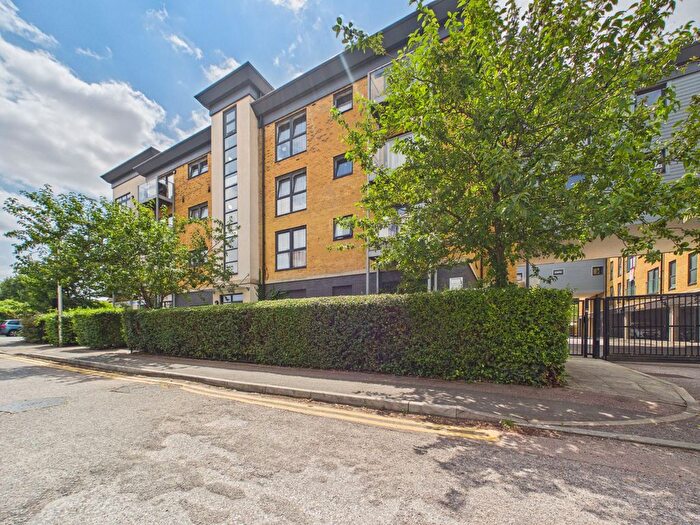 1 Bedroom Flat For Sale In Regent House, Station Road Strood, Rochester, Kent, ME2