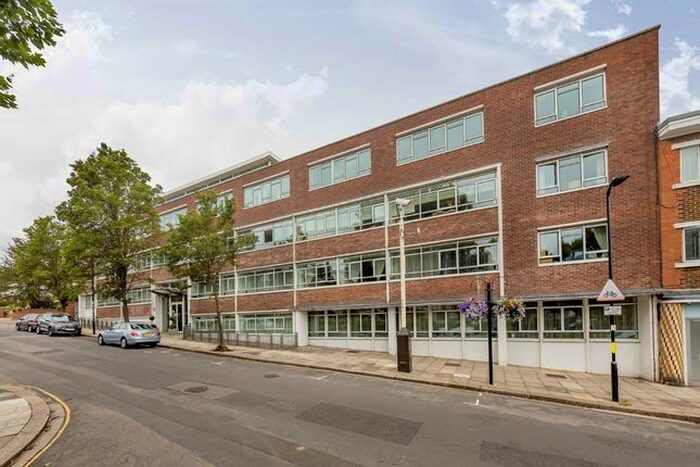 3 Bedroom Flat To Rent In Heathcroft, London, W5