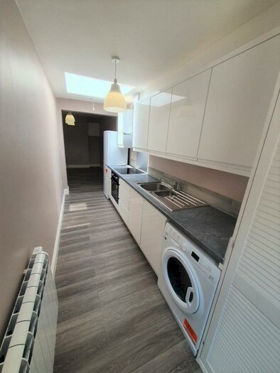 1 Bedroom Apartment To Rent In High Road, London, N2