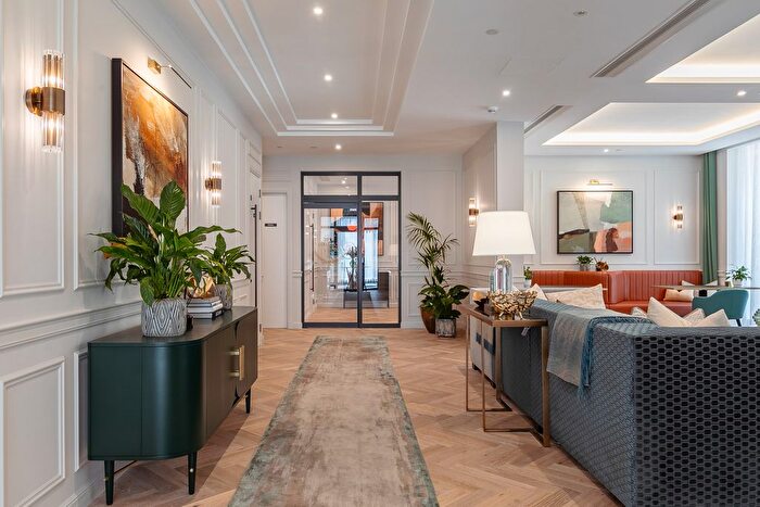 2 Bedroom Flat To Rent In Chelsea Creek, London, SW6