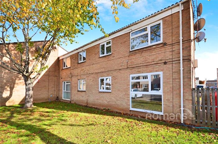 2 Bedroom Flat To Rent In Greystoke Road, Slough, Berkshire, SL2