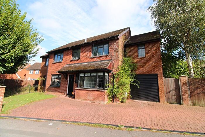 4 Bedroom Detached House For Sale In Lackmore Gardens, Woodcote, Reading, RG8