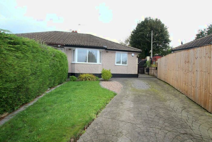 2 Bedroom Semi-Detached Bungalow To Rent In Kingsdale Drive, Bolton, BD2