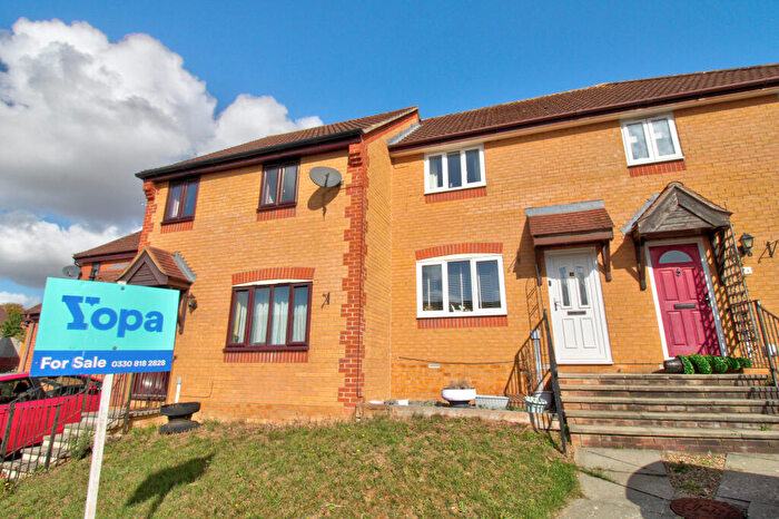 2 Bedroom Terraced House For Sale In Swan Close, Stowmarket, IP14