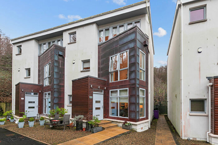 4 Bedroom Town House For Sale In Halkshill Gardens, Largs, KA30