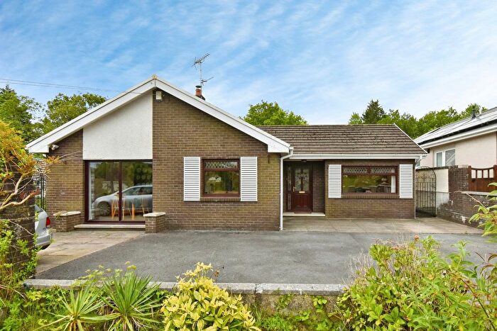 3 Bedroom Bungalow For Sale In Hendre Road, Capel Hendre, Ammanford, Carmarthenshire, SA18
