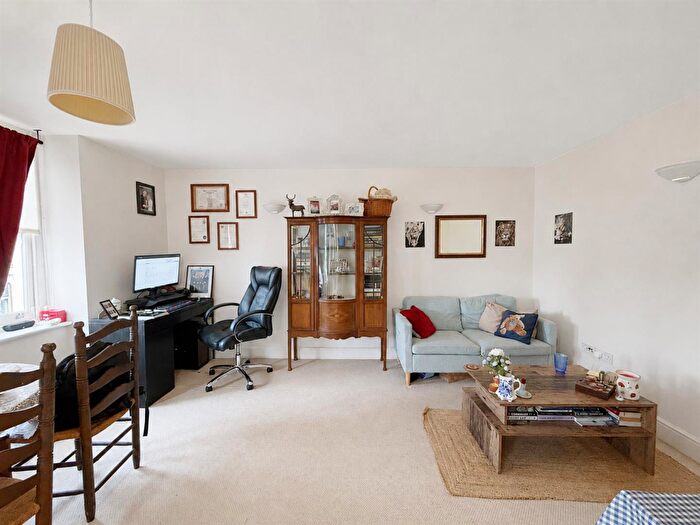 1 Bedroom Flat To Rent In Sheen Lane, East Sheen, SW14
