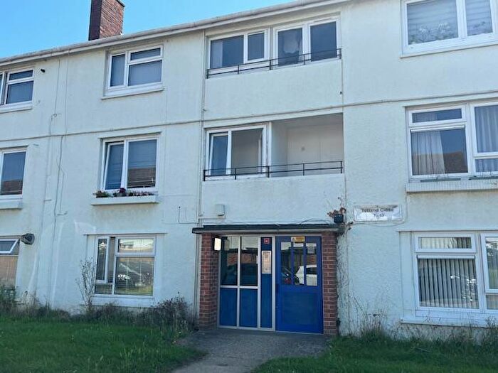 2 Bedroom Flat To Rent In Totland Close, Southampton, SO16