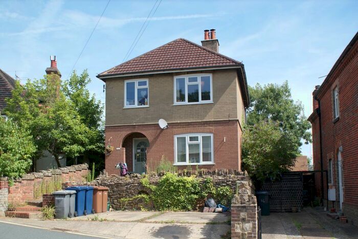 1 Bedroom Flat To Rent In Farncombe Street, Farncombe, GU7