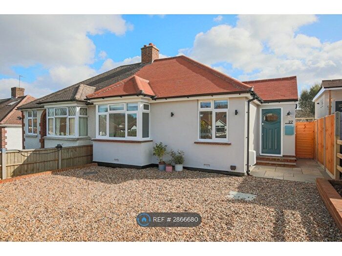 3 Bedroom Bungalow To Rent In Warenne Road, Leatherhead, KT22