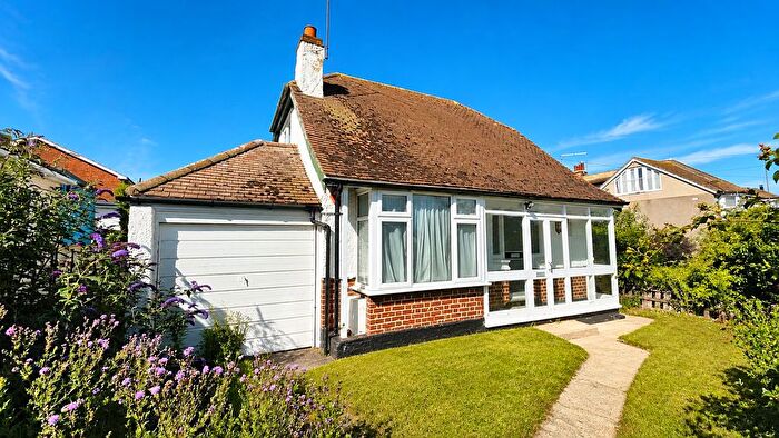2 Bedroom Chalet For Sale In Grand Drive, Herne Bay, CT6