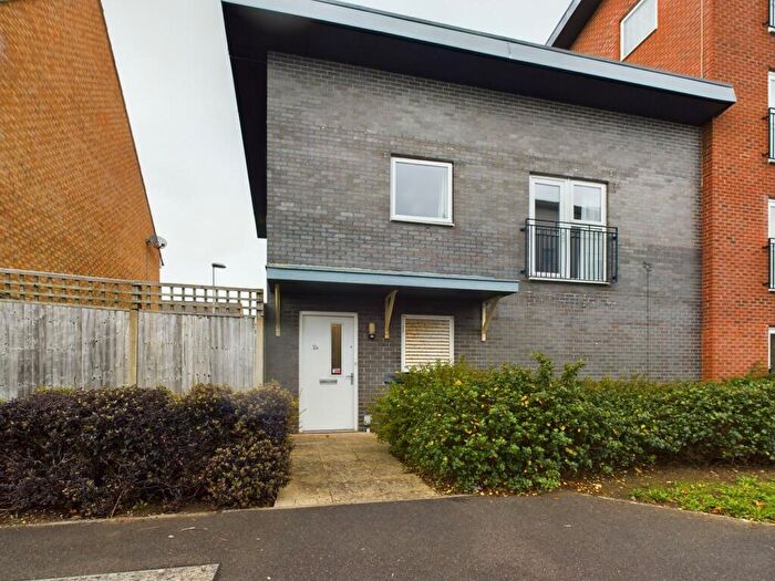 1 Bedroom Flat To Rent In Howe Road, Gosport, PO13