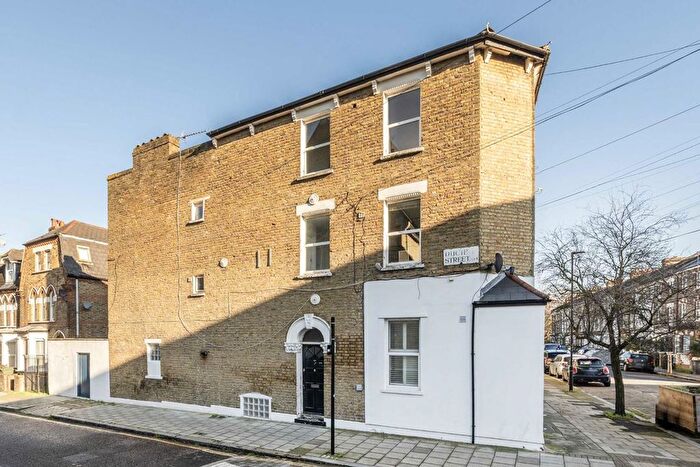 2 Bedroom Flat To Rent In Ducie Street, London, SW4