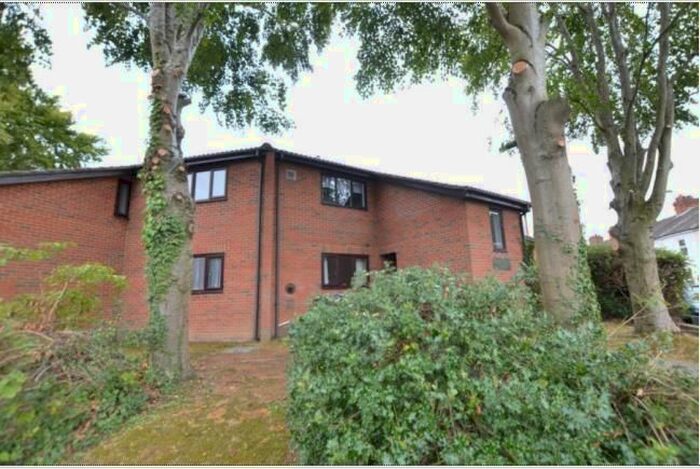 2 Bedroom Flat To Rent In Vale Road, Camberley, GU15