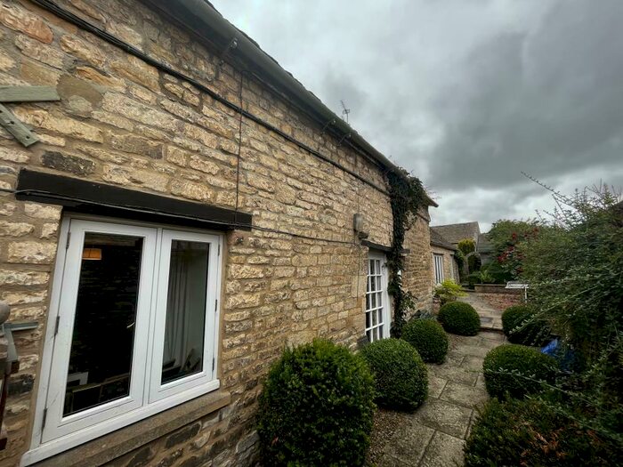 3 Bedroom Cottage To Rent In High Street, Burford, OX18