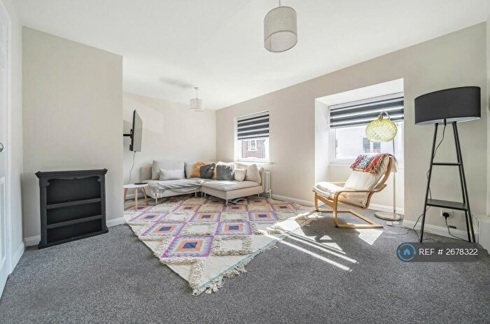 2 Bedroom Maisonette To Rent In Nugent Court, Guildford, GU2