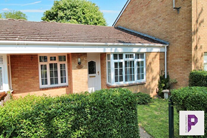 2 Bedroom Bungalow For Sale In Lambeth Close, Chatham, Kent, ME5