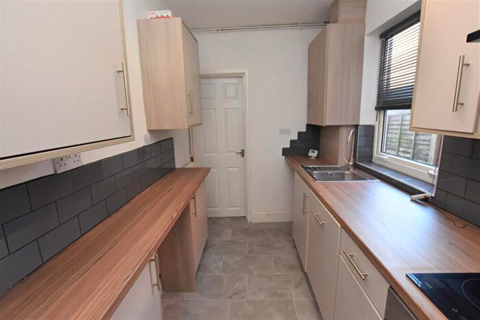3 Bedroom House To Rent In Kitchener Road, Selly Park, Birmingham, West Midlands, B29