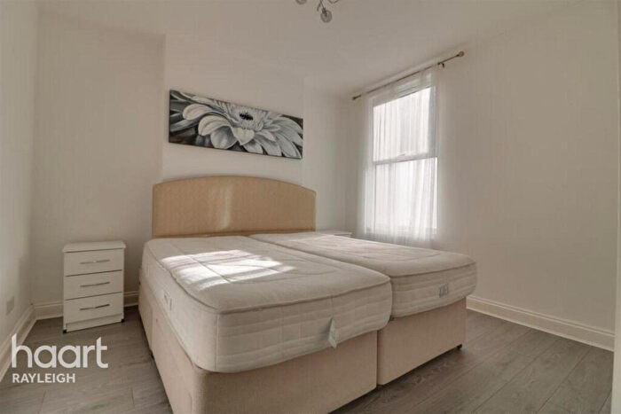 2 Bedroom Flat To Rent In Heygate Avenue, Southend-on-sea, SS1