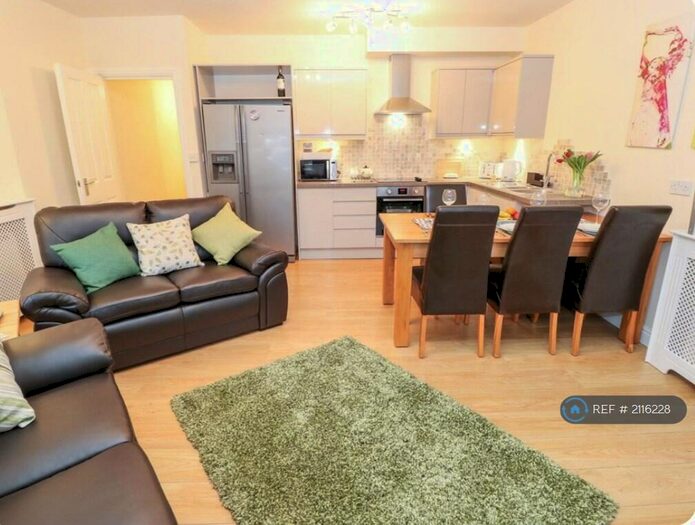 2 Bedroom Flat To Rent In Water Street, Todmorden, OL14
