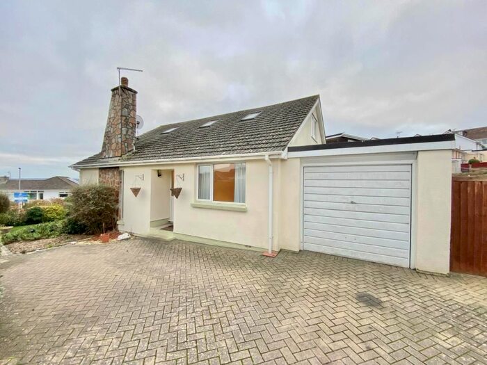 4 Bedroom Detached House To Rent In Albany Road, Preston, Paignton, TQ3