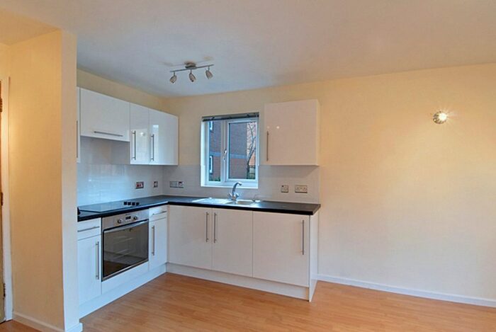 1 Bedroom Flat To Rent In Henley Drive, London, SE1